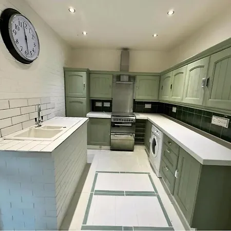 Semesterbostad Monthly Discounts Available - Family - Contractors Lt Harrogate