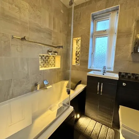 Monthly Discounts Available - Family - Contractors Lt Semesterbostad