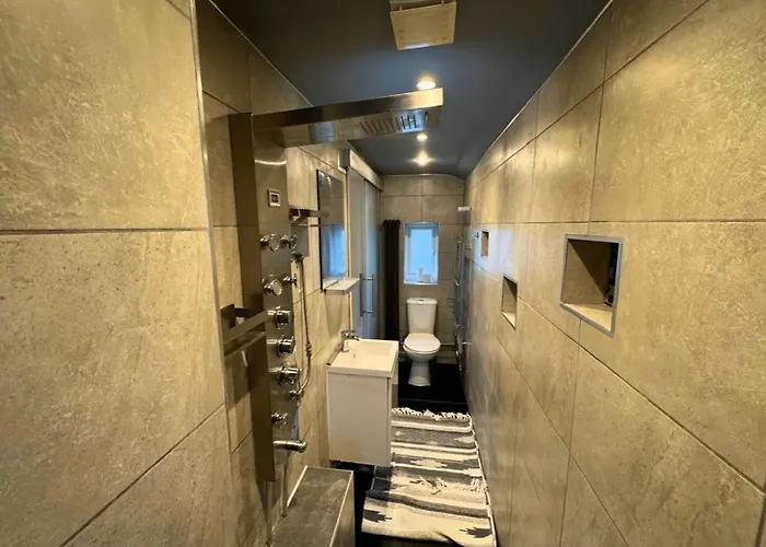 Monthly Discounts Available - Family - Contractors Lt Harrogate