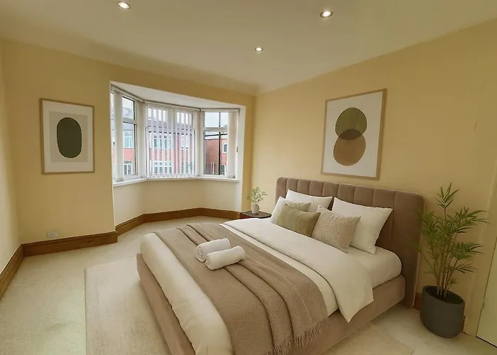 Monthly Discounts Available - Family - Contractors Lt Semesterbostad Harrogate