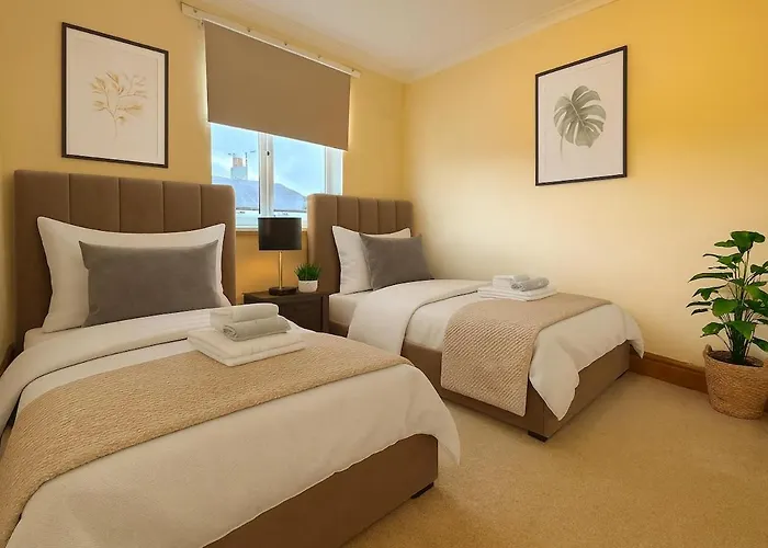 Semesterbostad Monthly Discounts Available - Family - Contractors Lt Harrogate